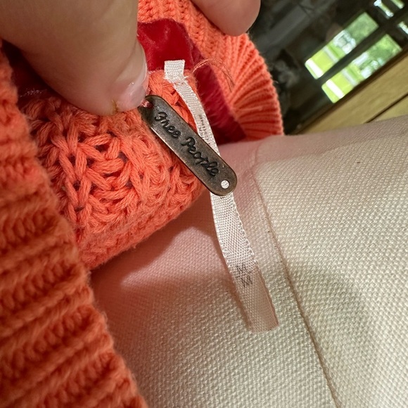 Free People Women's V-Neck Coral Sweater - Medium - Picture 7 of 9